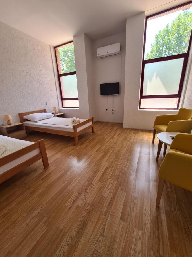 Zlatna Obala Hotel Bečej Екстериор снимка