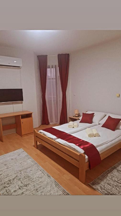 Zlatna Obala Hotel Bečej Екстериор снимка